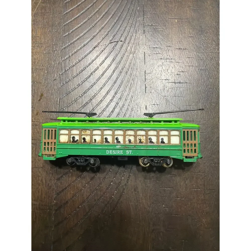 HO Scale Desire Street Trolley Car Non-Powered Green Streetcar Model Train Vtg
